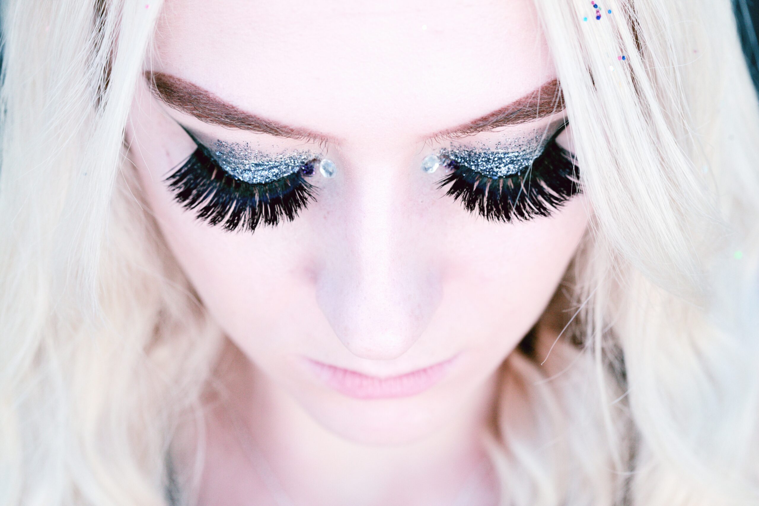 Can You Share Insights On Creating A Seamless Transition From Natural Lashes To False Eyelashes?