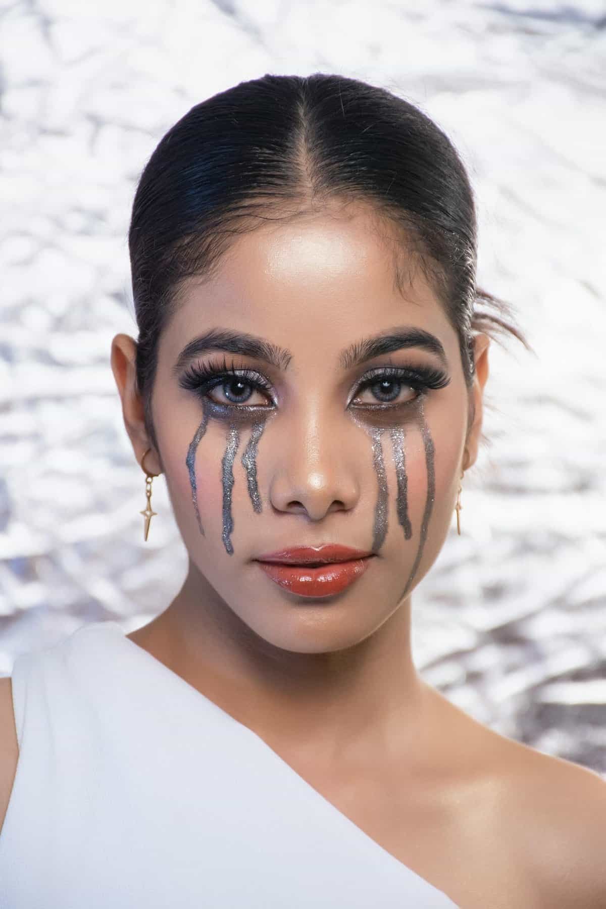 Best Glue For Securing False Eyelashes.