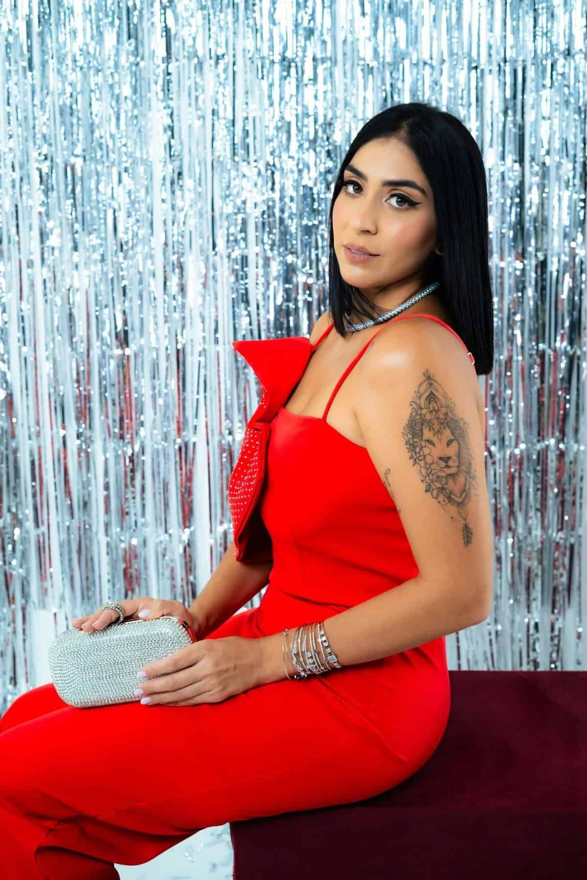 How To Apply Mascara With False Eyelashes. How To Apply Mascara With False Eyelashes.