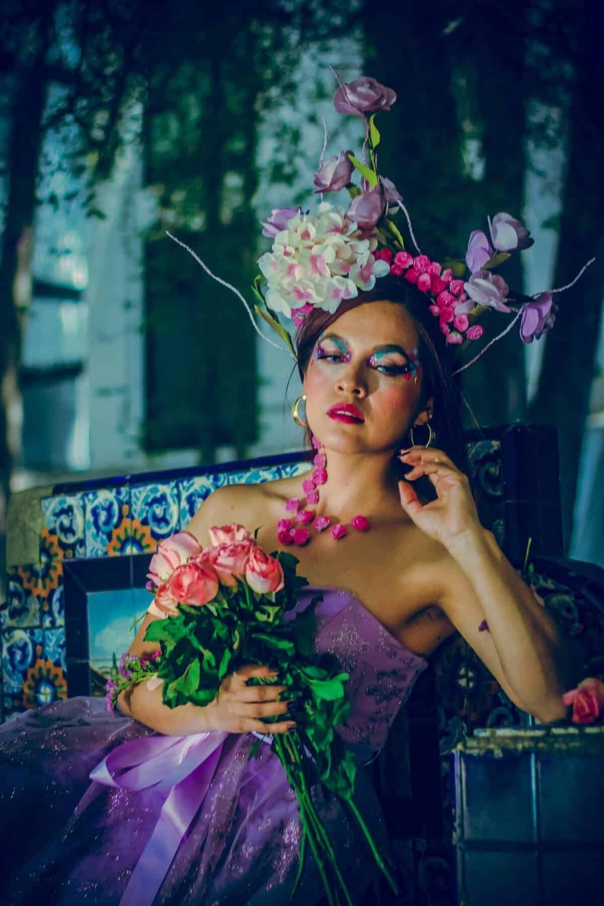 How To Apply False Eyelashes For A Natural Day Look.