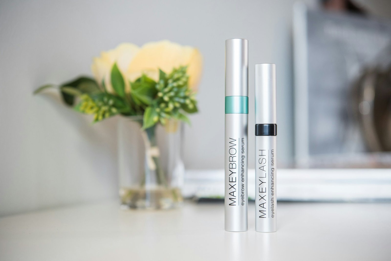 How To Apply False Eyelashes On Deep-set Eyes.