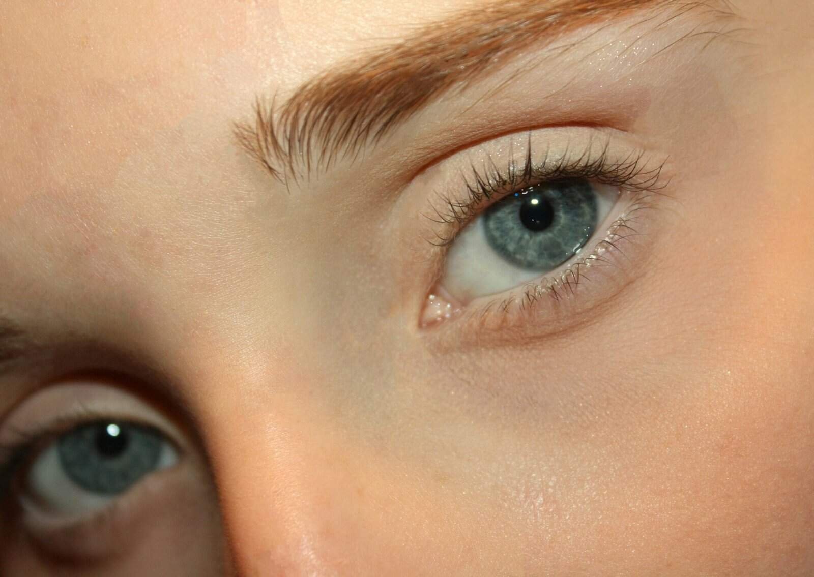 Best Tips For Applying False Eyelashes On Small Eyes. Best Tips For Applying False Eyelashes On Small Eyes.