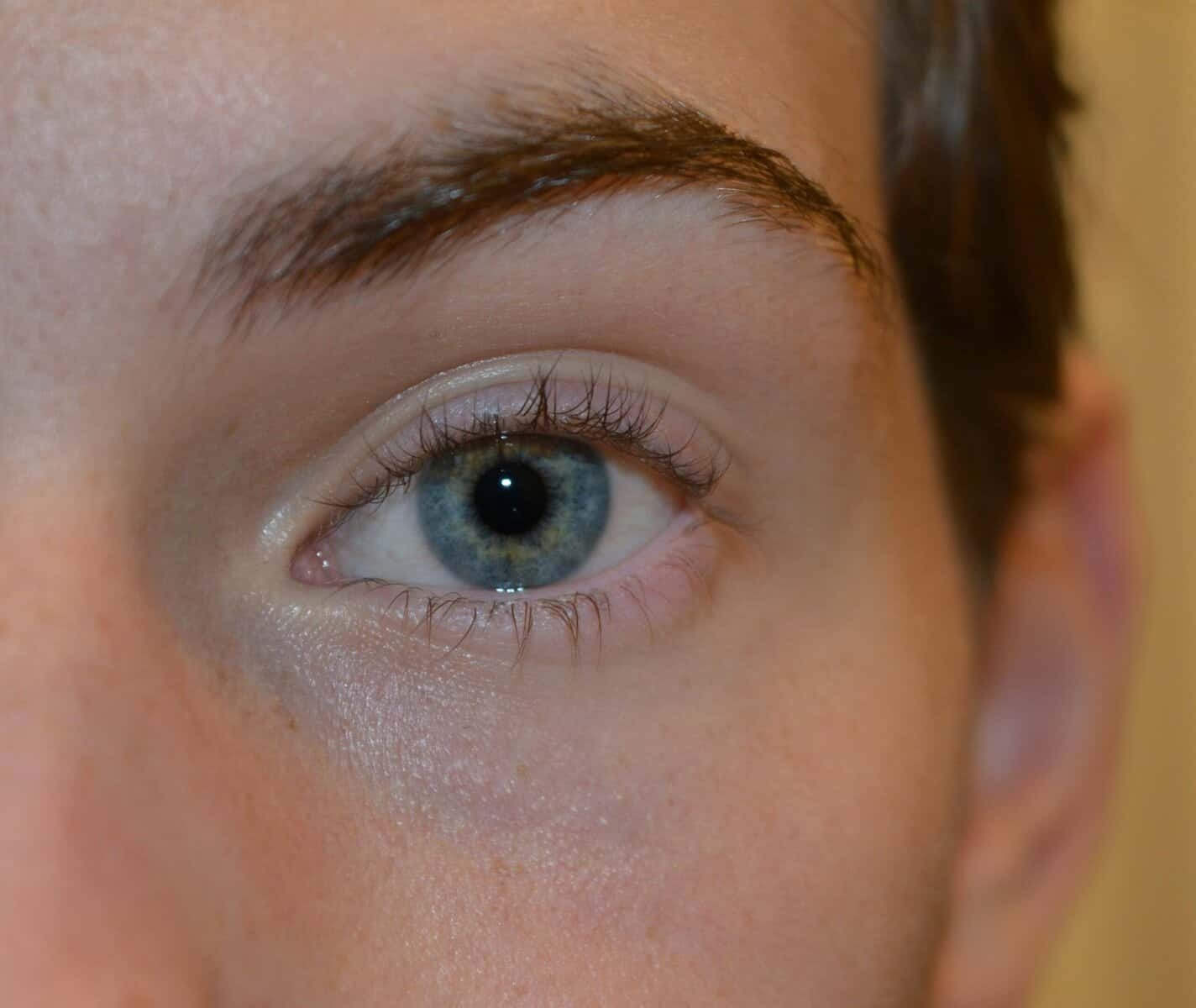 How To Apply Lashes With A Thick Band. How To Apply Lashes With A Thick Band.