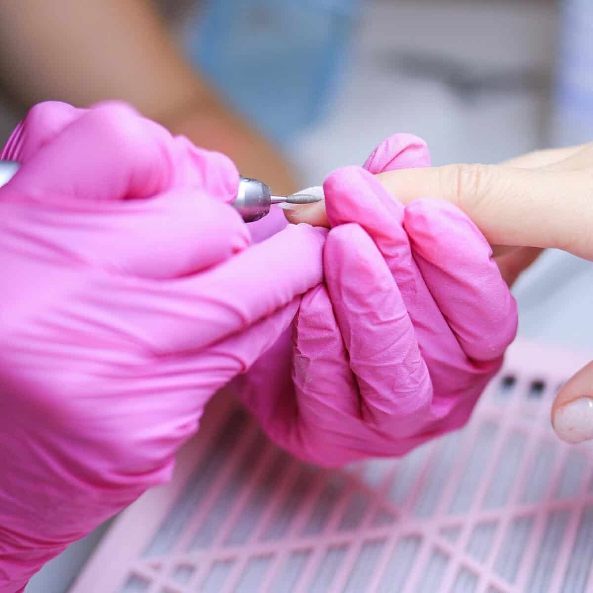 How To Apply False Eyelashes With Minimal Effort.