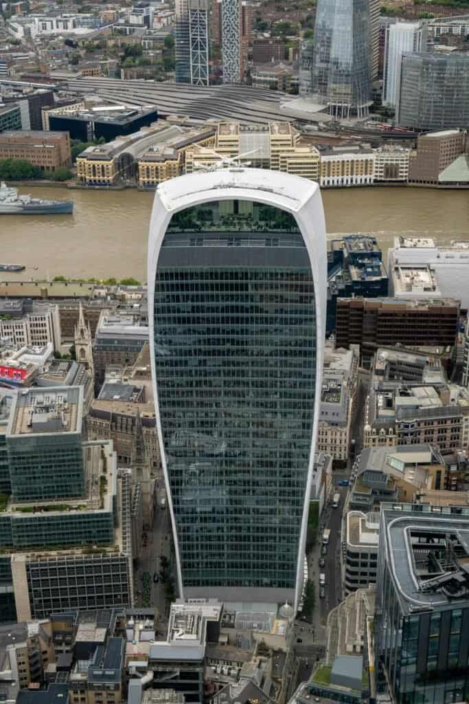 How To Apply False Eyelashes For An Evening Look.