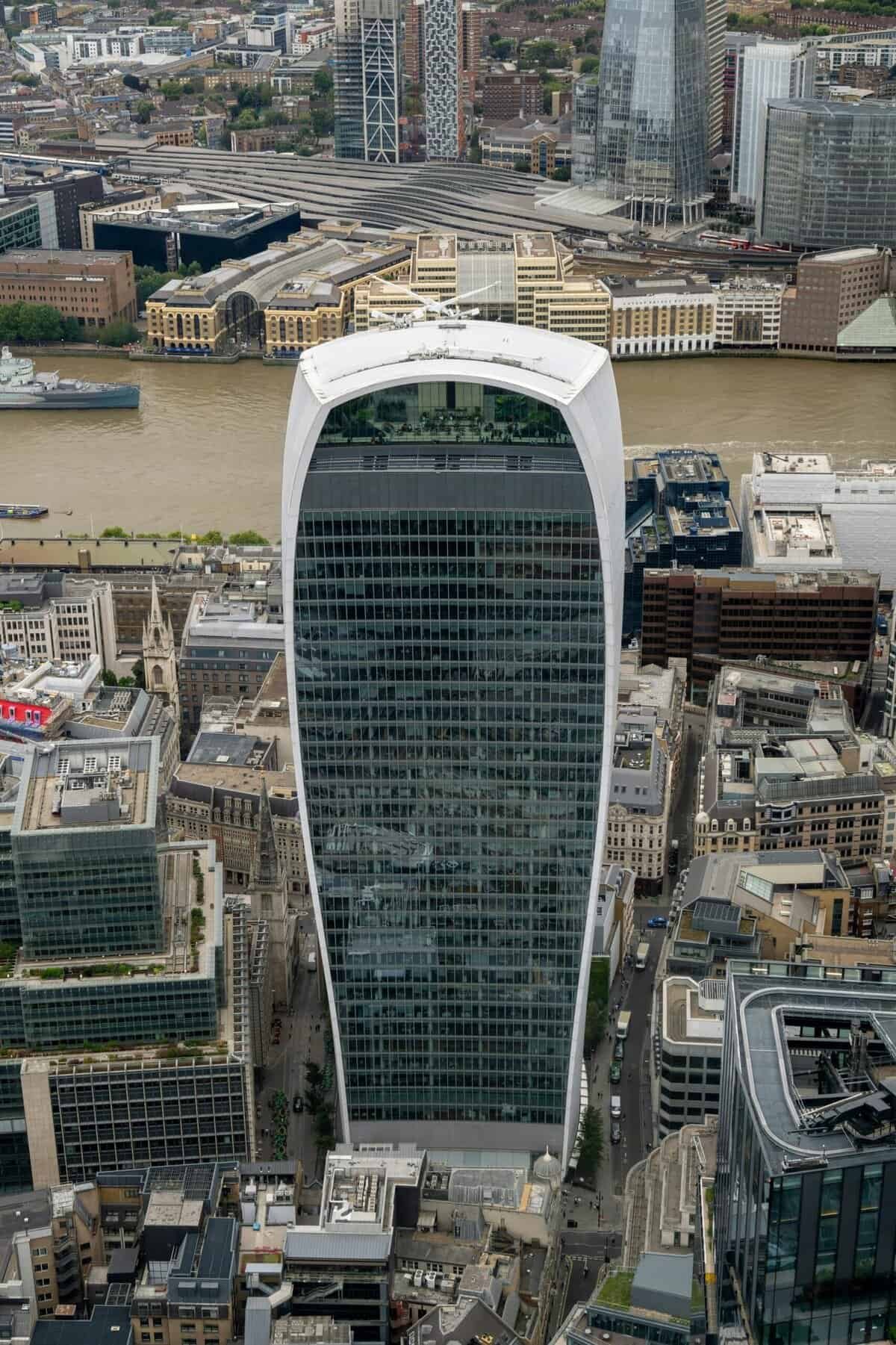 How To Apply False Eyelashes For An Evening Look.